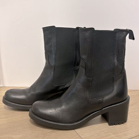 Emanuele Castro Made In Italy Black Leather Chelsea Ankle Boots Size 40/ US 9.5 - Picture 3 of 7